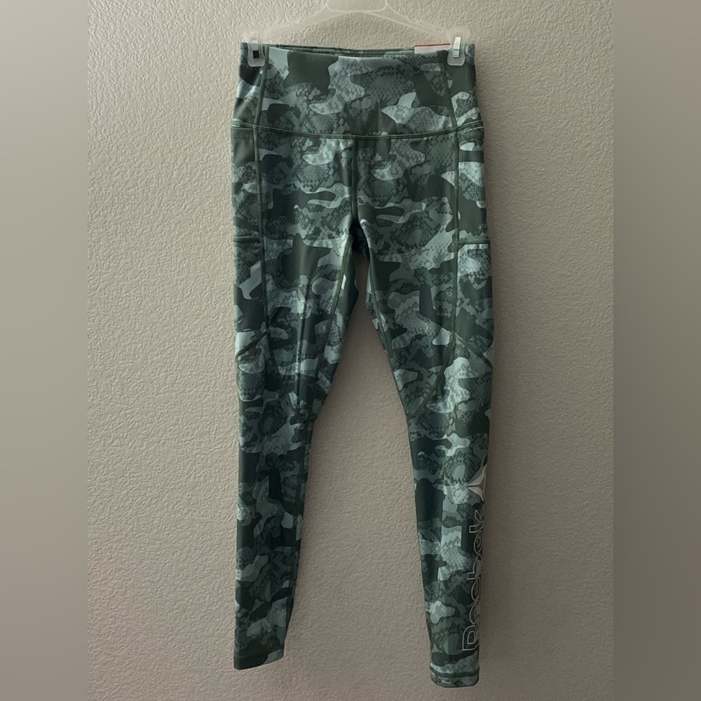 👖 Reebok Womens Activewear 7/8 High Waisted Leggings - Laurel Wreath